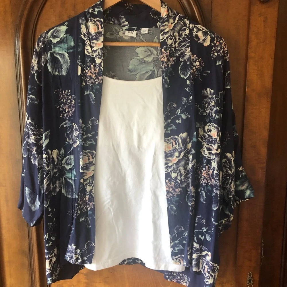 GAP blue white